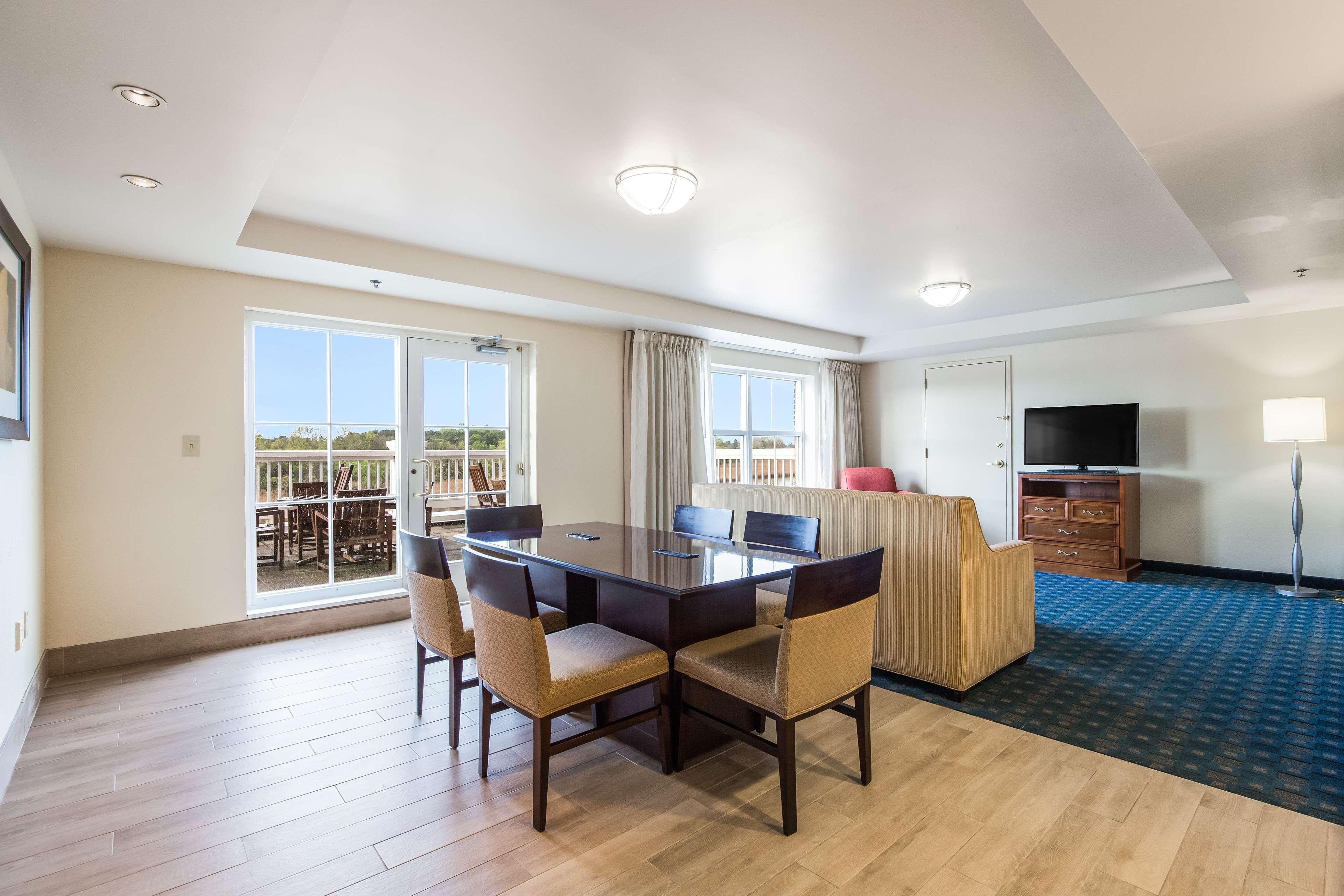 Hilton Garden Inn Suffolk Riverfront Exteriör bild
