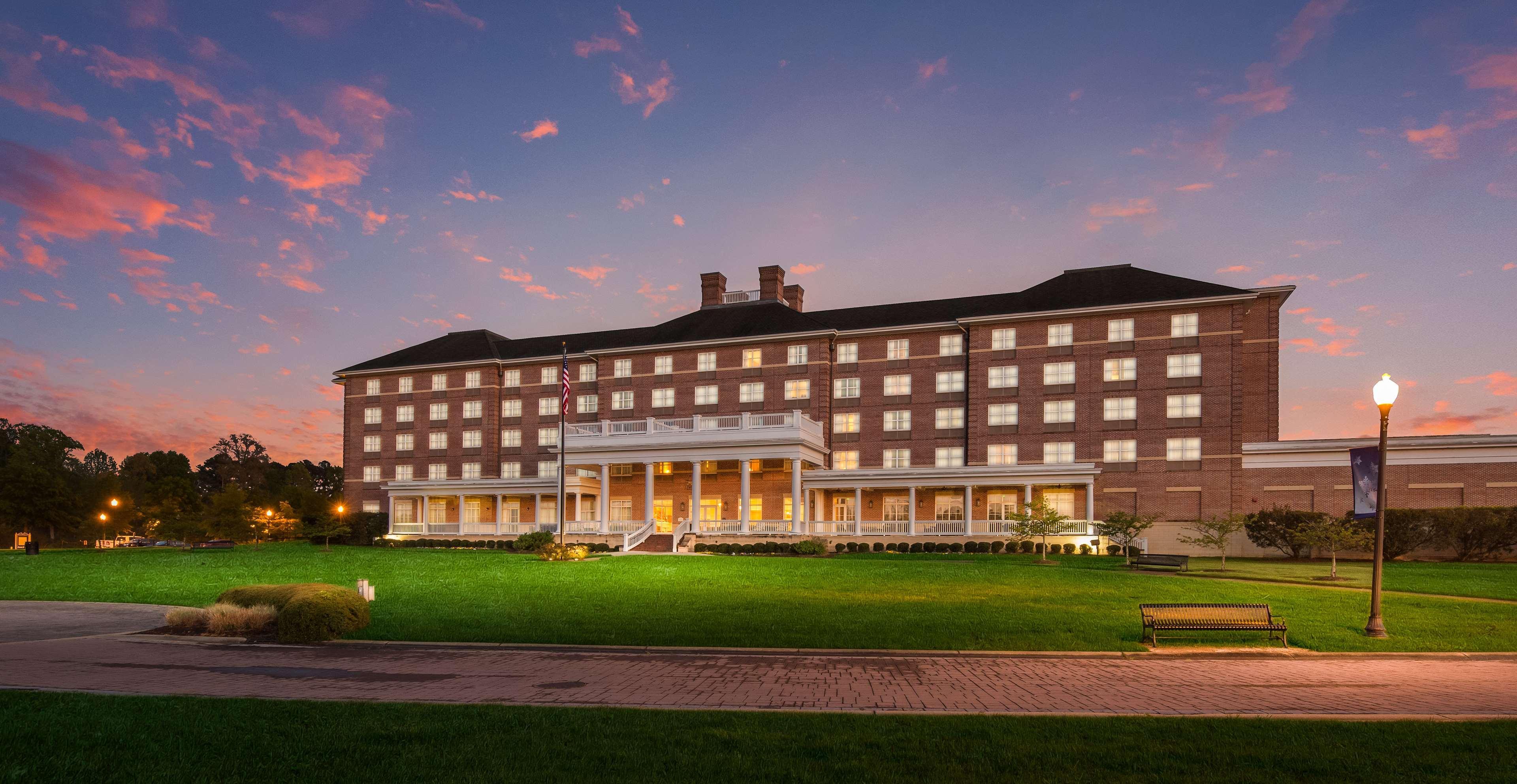 Hilton Garden Inn Suffolk Riverfront Exteriör bild