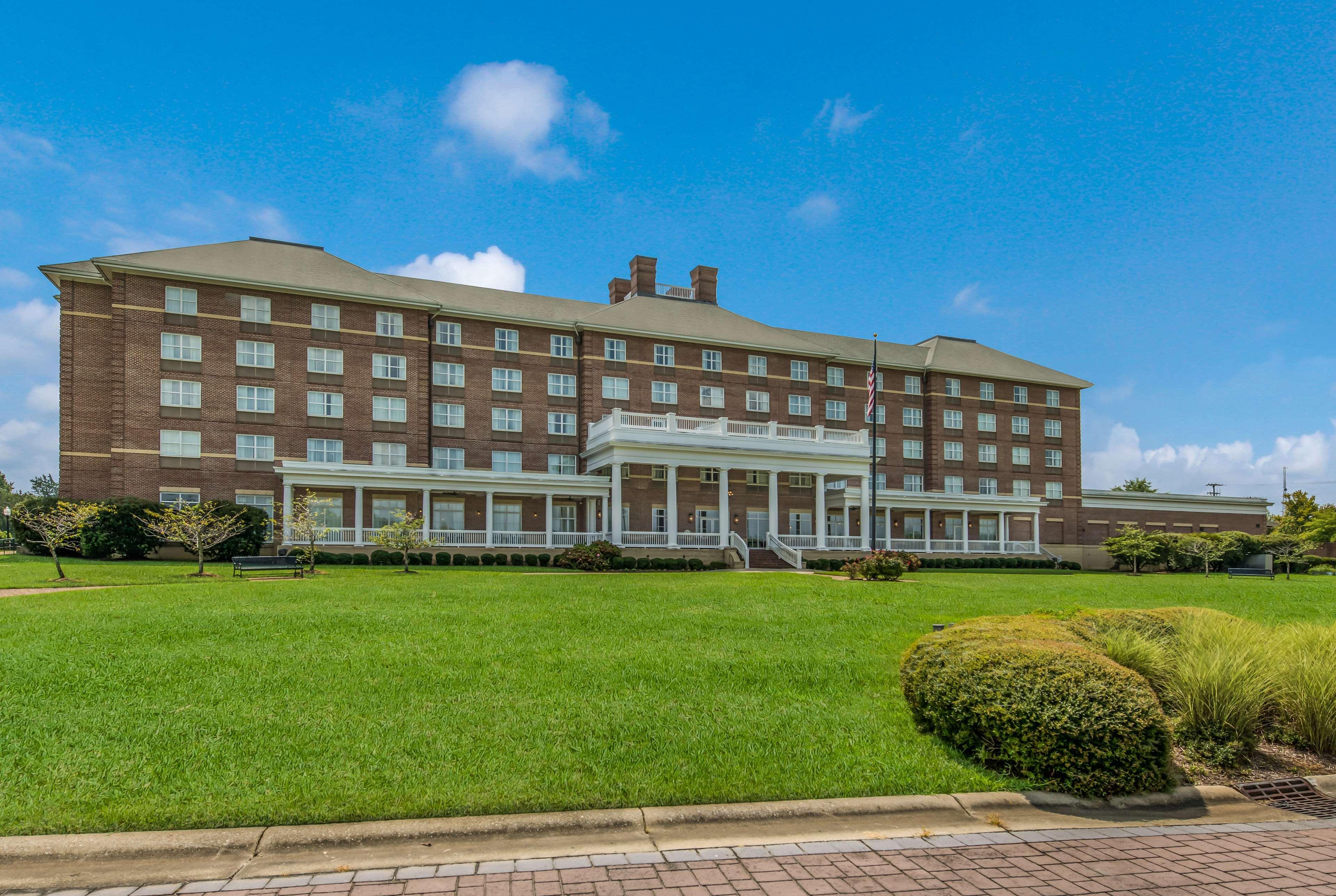 Hilton Garden Inn Suffolk Riverfront Exteriör bild
