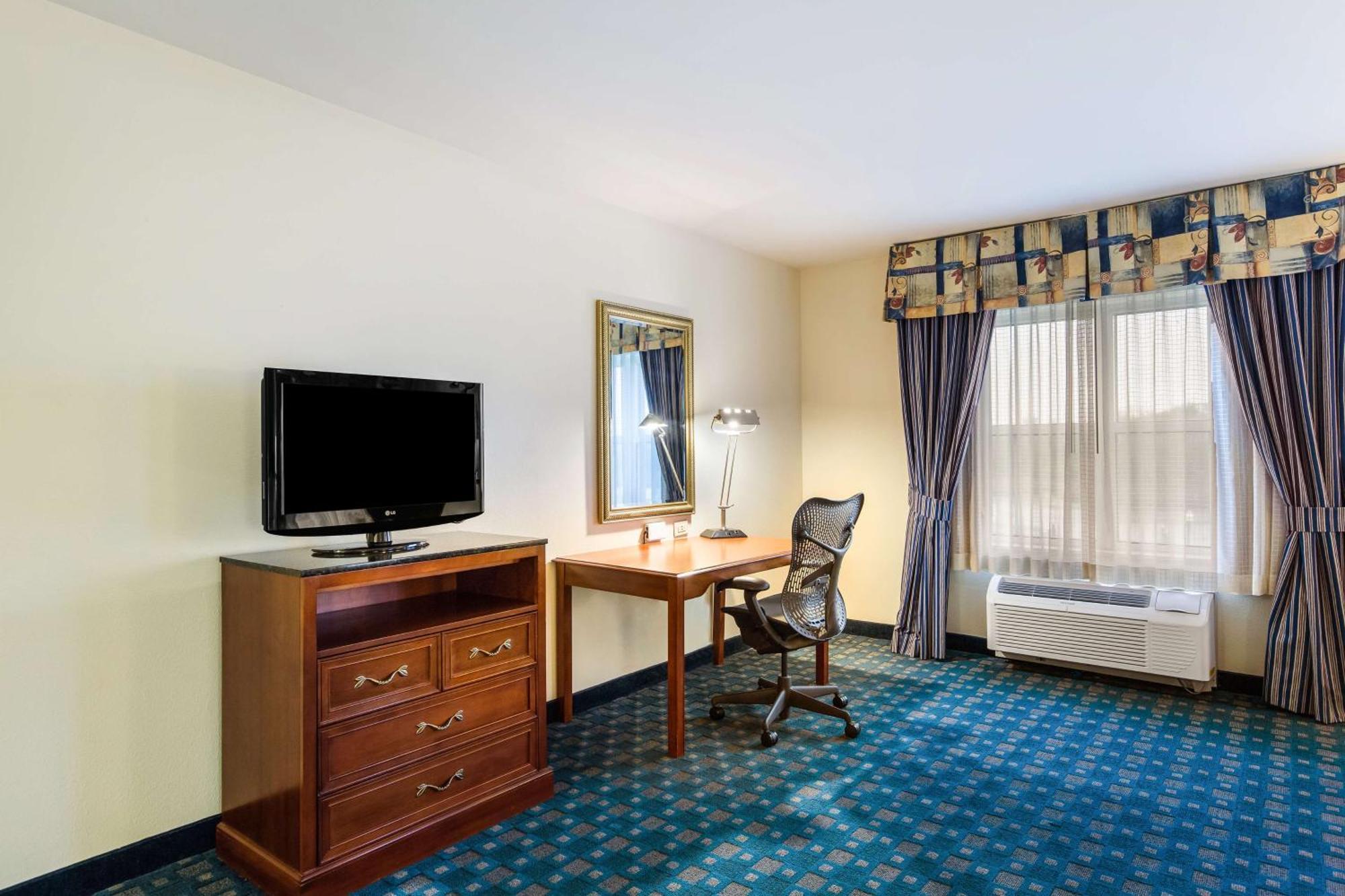Hilton Garden Inn Suffolk Riverfront Exteriör bild
